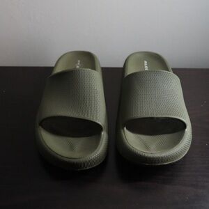 Mens Alcott slides